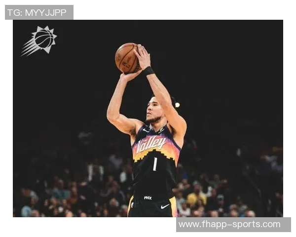 布克半场表现出色10中4砍下13分2篮板7助攻完美控制比赛未出现失误